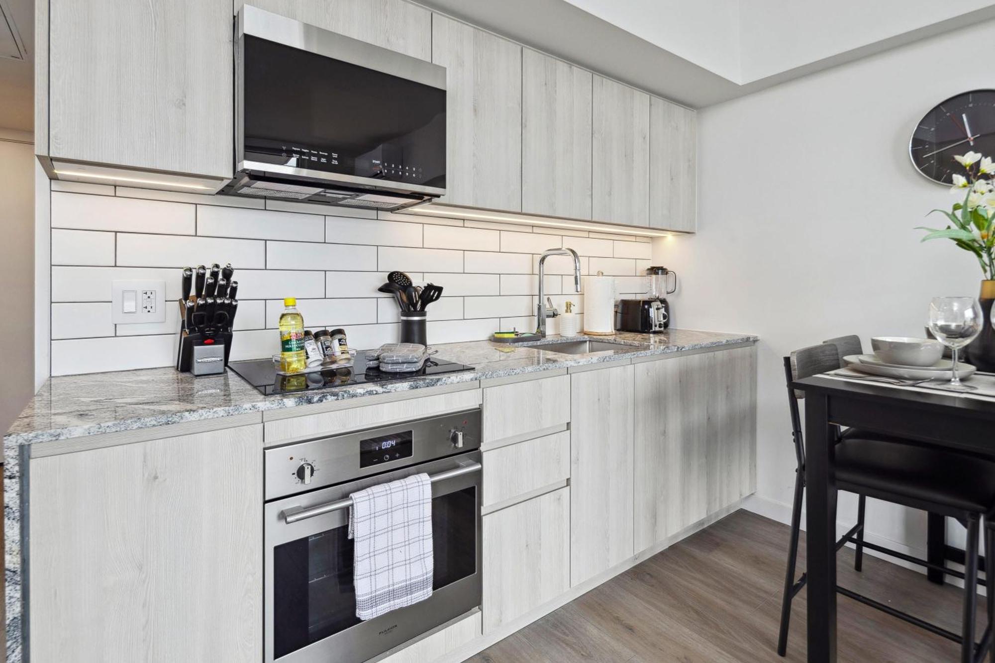 Brand New City Apt In Downtown Vancouver Bagian luar foto