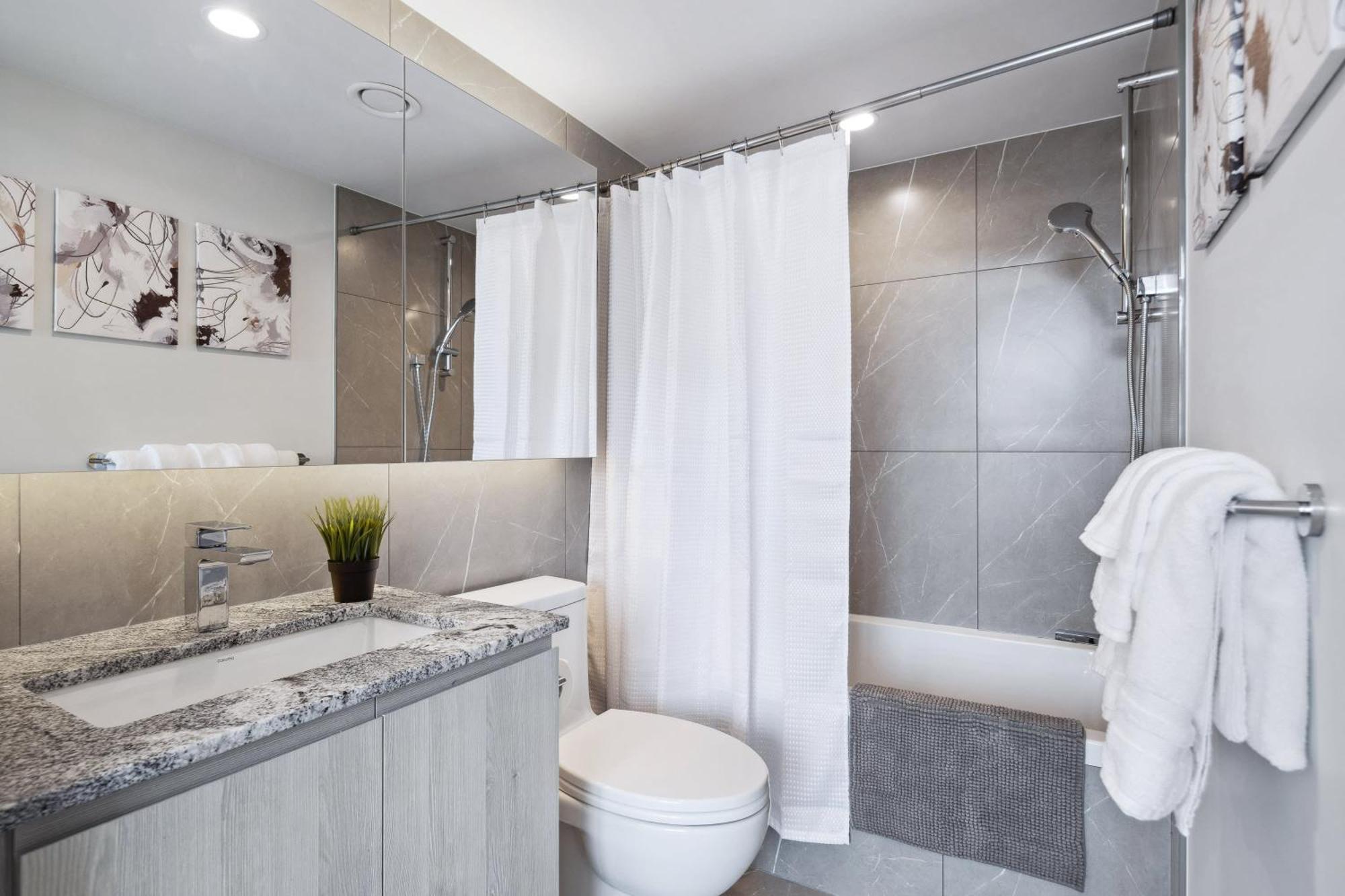 Brand New City Apt In Downtown Vancouver Bagian luar foto